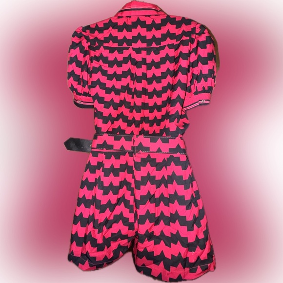 Women’s 2 piece shorts set with belt - Picture 2 of 2